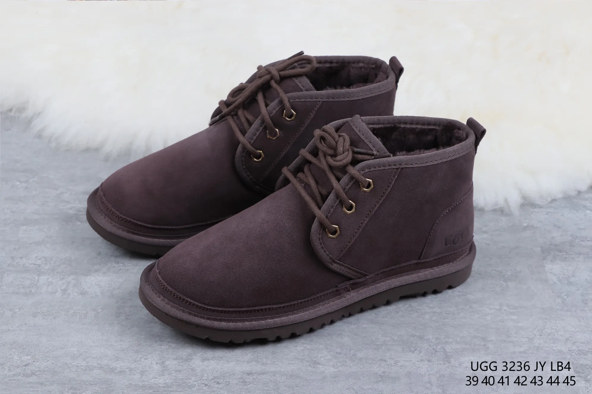 💰520 UGG sheepskin integrated snow boots 3236 brown M Neumel Product description: As an extension of the classic series, the classic lightweight series has a low-key outsole and upper inspired by classic styles, showing the comfort and luxury of UGG. Upper: cow leather, soft suede upper. Insole: 17mm UGGpure™ wool cushioning foam insole. Sole: Treadlite by UGG™ Light wing technology outsole - non-slip, cushioning, wear resistance, and good elasticity Heel: Brand LOGO on the side Size: 39 40 41 42 43 44 45